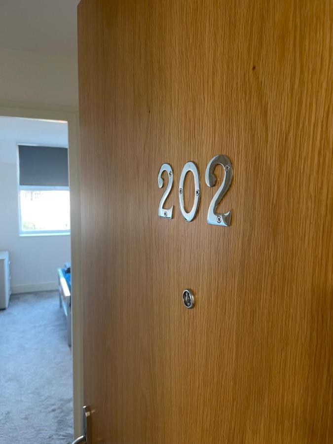 #0202 One Bedroom Serviced Apartment-Free Parking Derby Zewnętrze zdjęcie