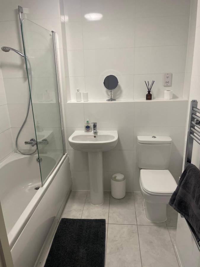 #0202 One Bedroom Serviced Apartment-Free Parking Derby Zewnętrze zdjęcie